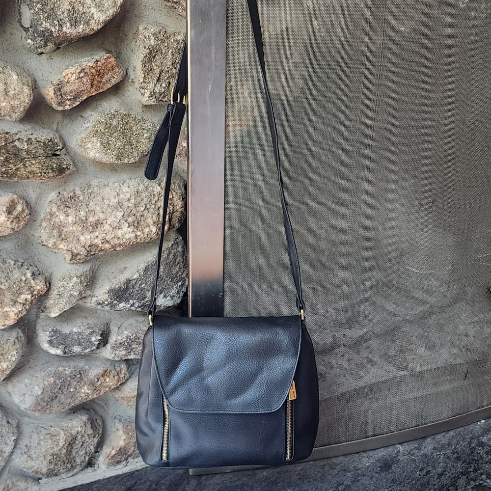 Women’s Black Leather Shoulder Bag Multiple Compartments and Zippers